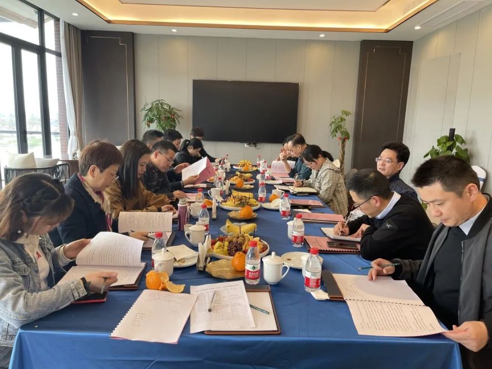 3499拉斯维加斯幼贷参与市幼贷协会三届十一次常务理事会