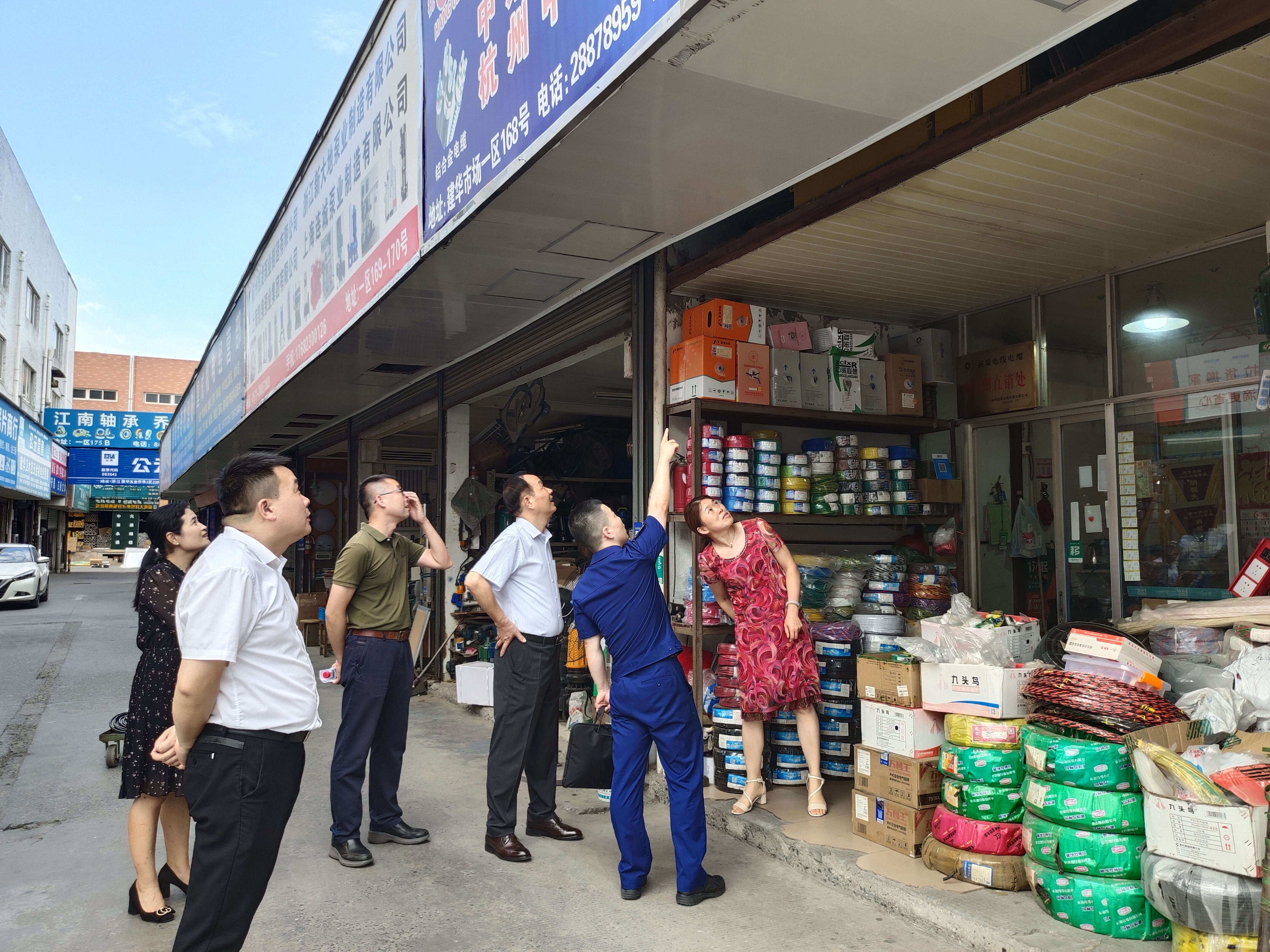 区消防大队光临3499拉斯维加斯市场发展消防安全查抄