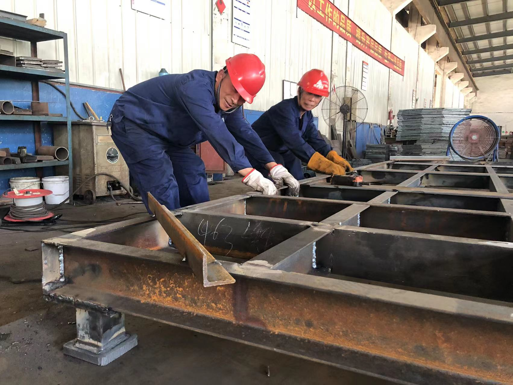 3499拉斯维加斯集团一线员工在高温下的坚守