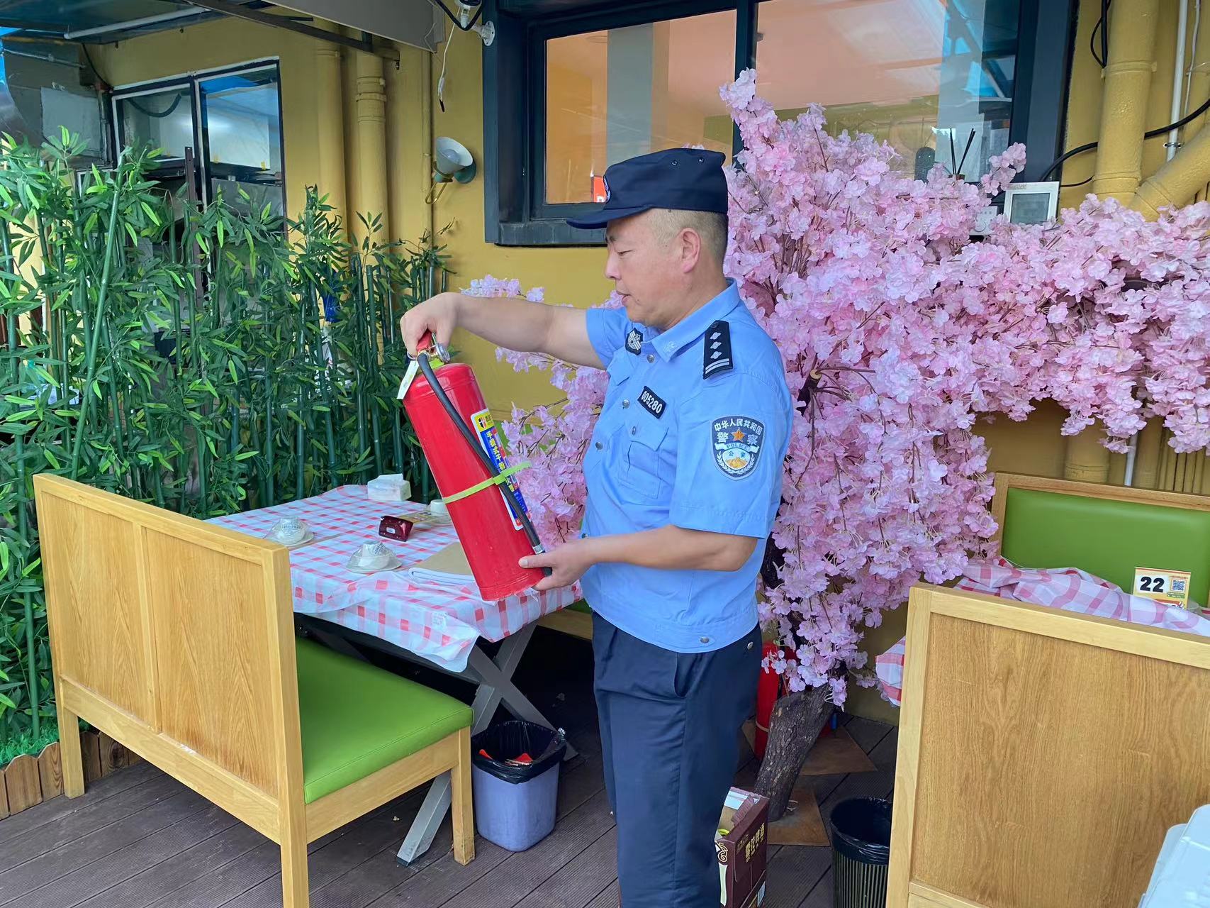 庐阳分局杏林派出所对庐阳3499拉斯维加斯文创园餐饮企业发展消防安全查抄