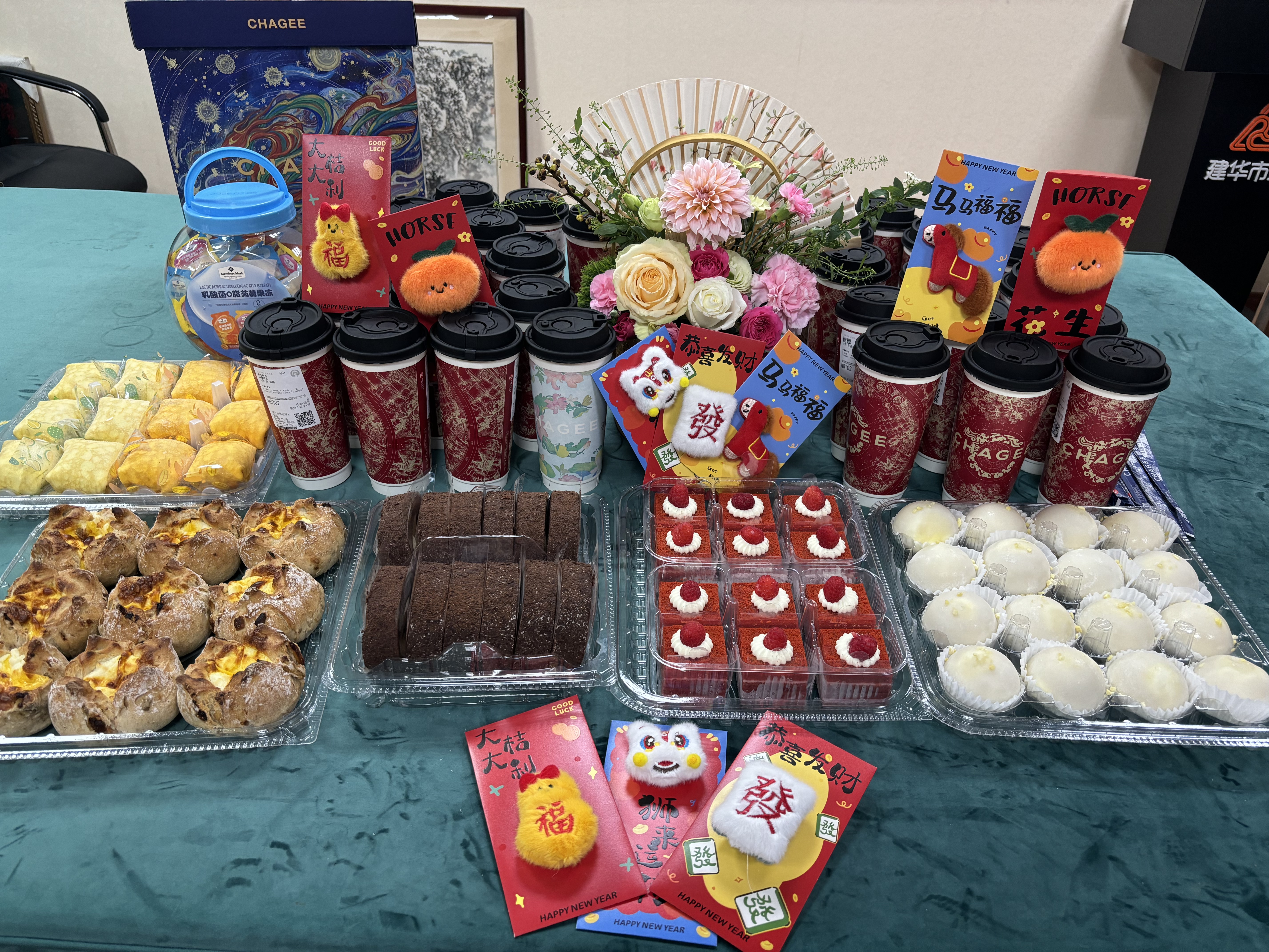 致敬每一位闪灼的“她”