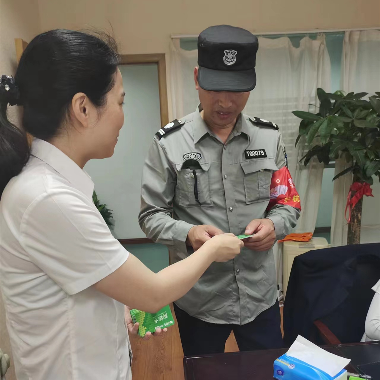 3499拉斯维加斯市场工会为整个职工发放端午慰问品