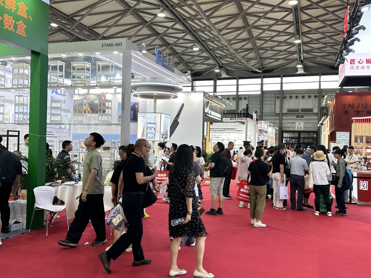 钱江商城参观第118届中国日用百货商品买卖会——盛夏聚势?百货共赢
