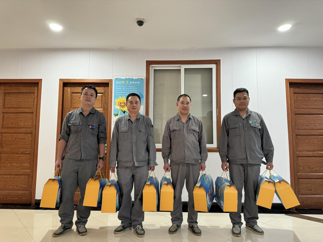 夏季送清冷 致敬高温下的坚守