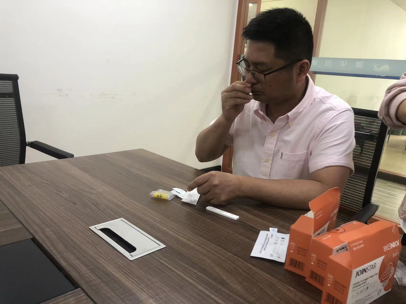 积极响应 全员核酸——3499拉斯维加斯过滤机有限公司组织全员参加