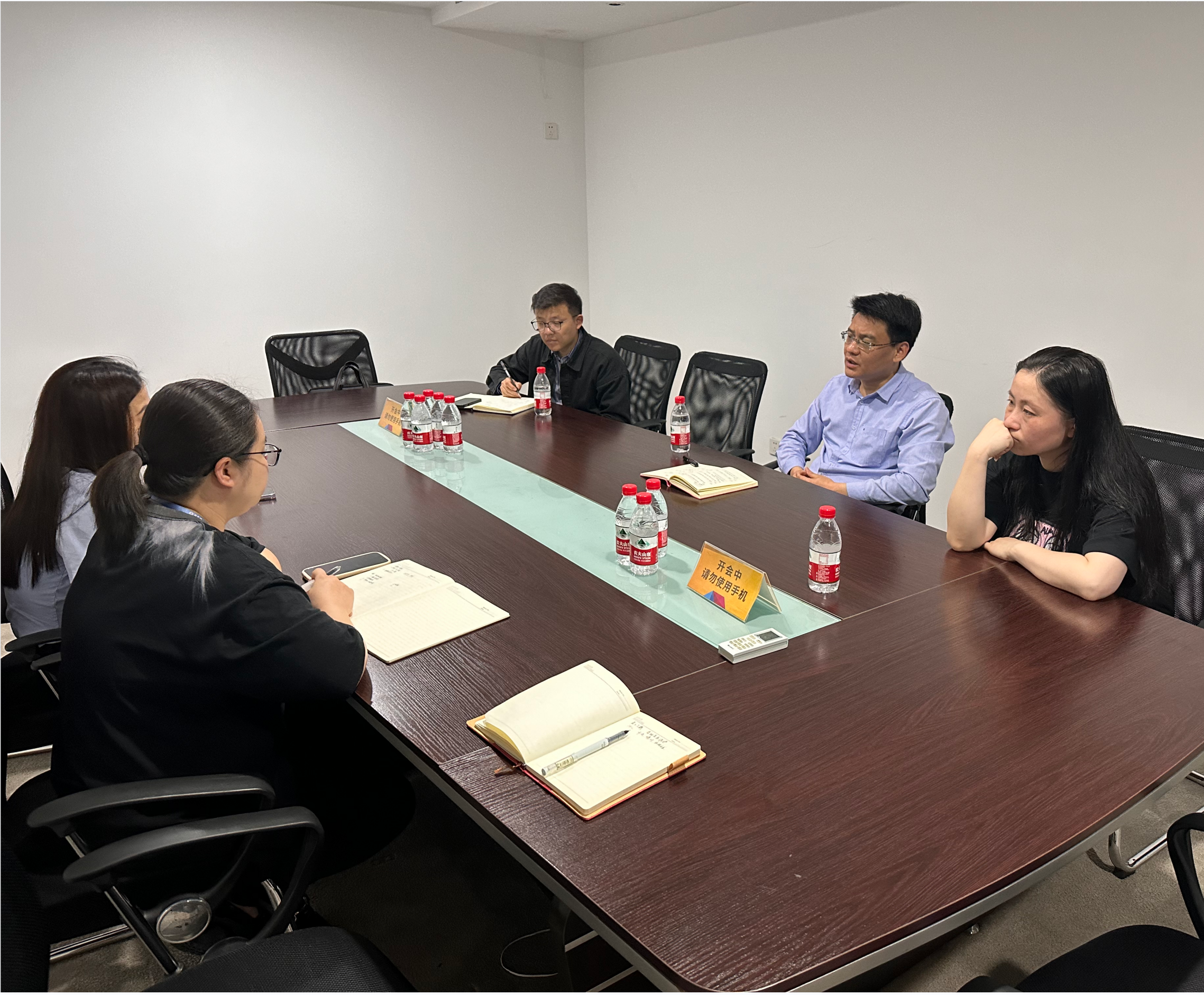 拱墅区人力社保局田开波副局长光临水晶城调研