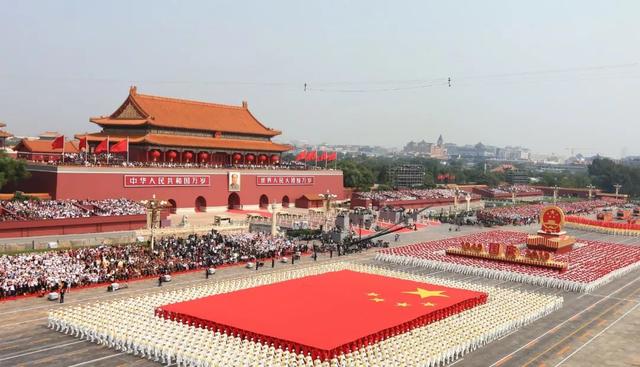 2019年，令尊龙凯时自豪的一件事——效劳国庆70周年大阅兵及联欢运动